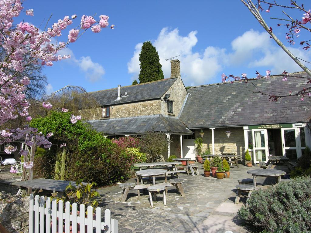 Merrymouth Fifield Exterior photo