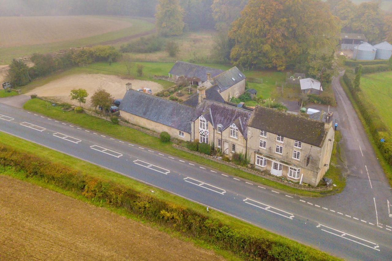 Merrymouth Fifield Exterior photo
